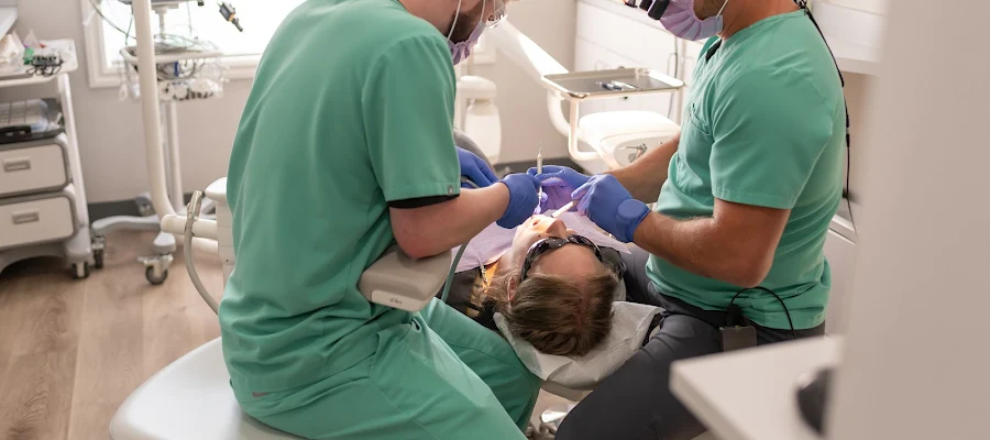 Roots Dental