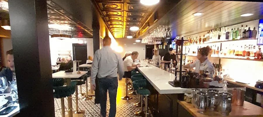 SALT Bar & Table