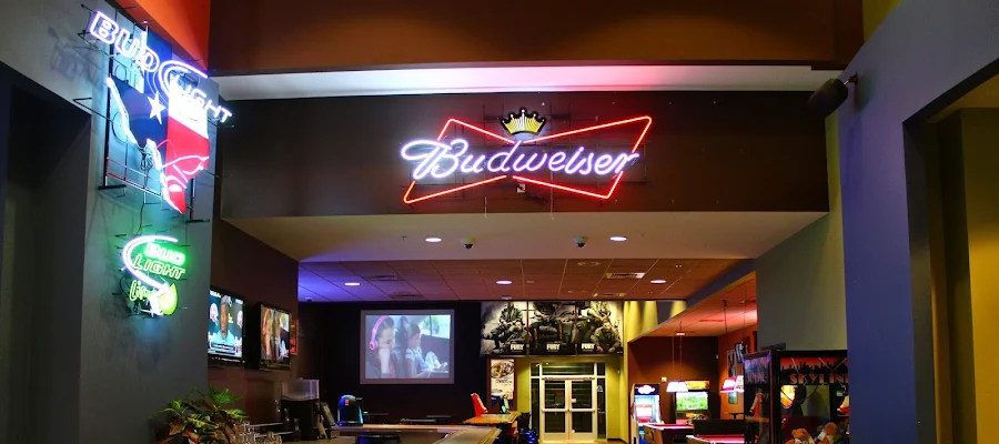 Schulman's Movie Bowl Grille - Corsicana