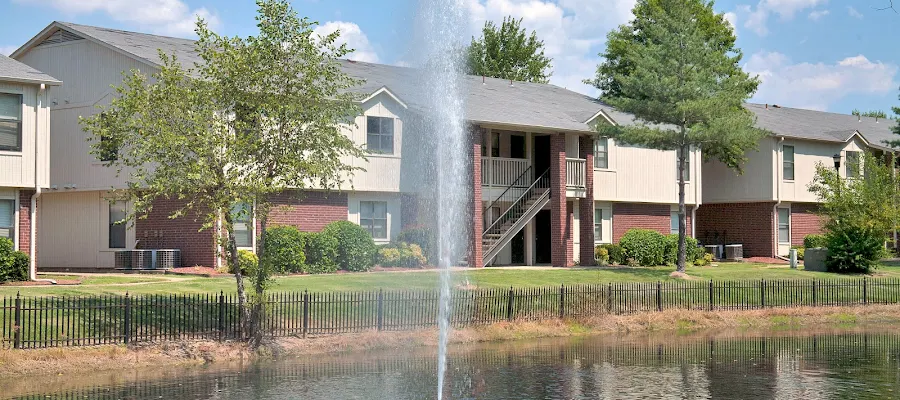 Shadow Lake Apartments