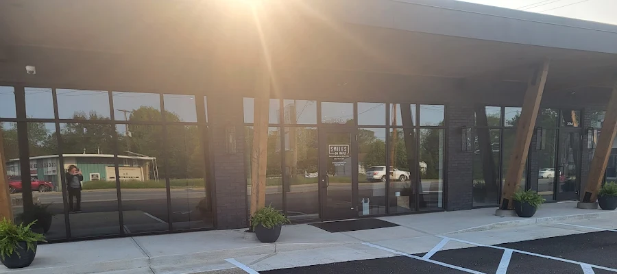 Smiles on Maple - Dr. Adeel Khan, Zanesville Dentist