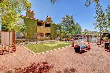 Spanish Wells Apartments