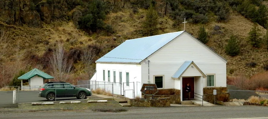 Spoke'n Hostel & Praise Assembly church