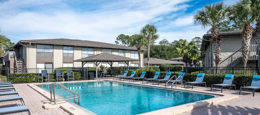 St. John's Pointe Apartment Homes