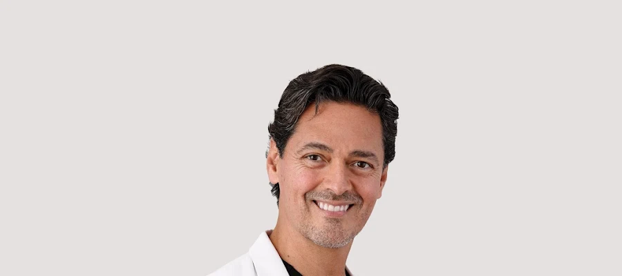 St. Lucia Eye Center: Carlos F. Montoya, M.D.