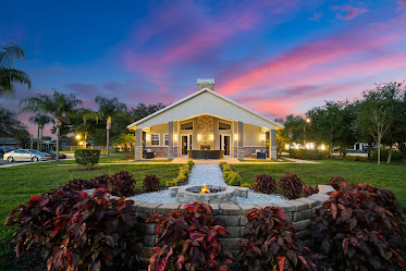 The Lodge at Woodlake Apartments