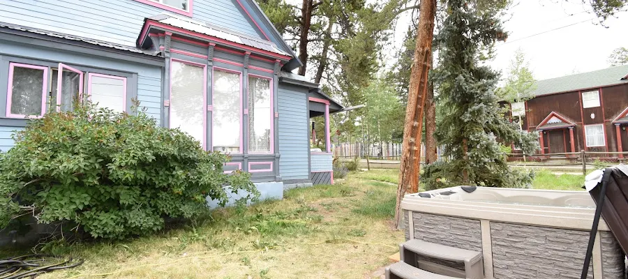 The Mountain Hideaway Lodge
