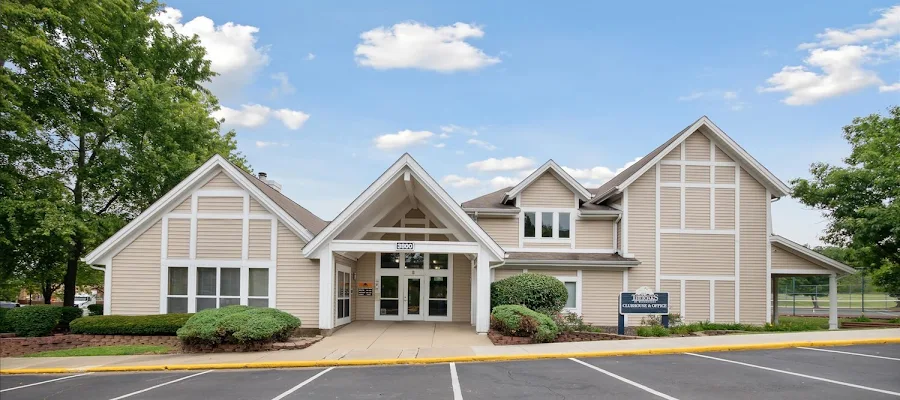 The Oaks at Woodridge Apartments