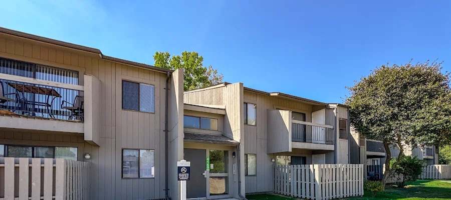 Three Oaks Apartments