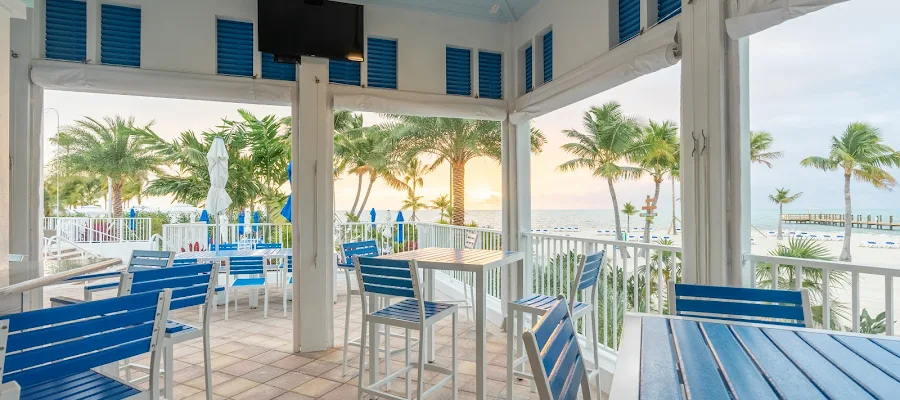 Tides Beachside Bar & Grill