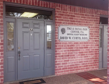 TMJ & Facial Pain Center: Curtis, David W. DDS