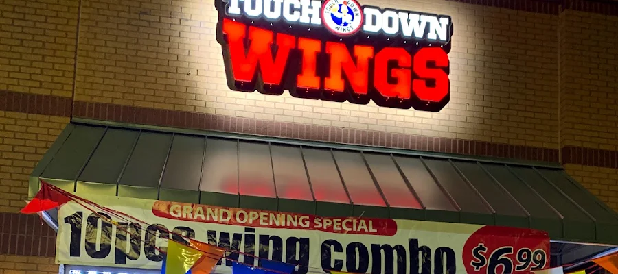 Touchdown Wings at Lithonia