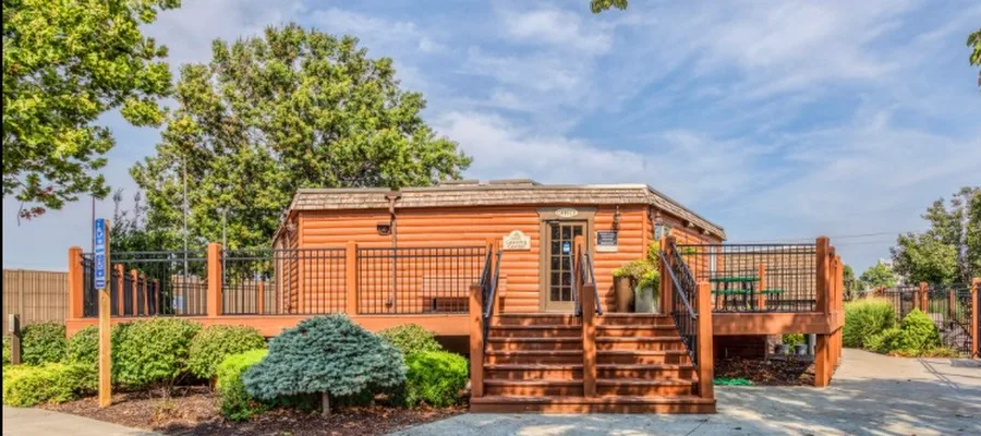 Treetop Lodge Apartments