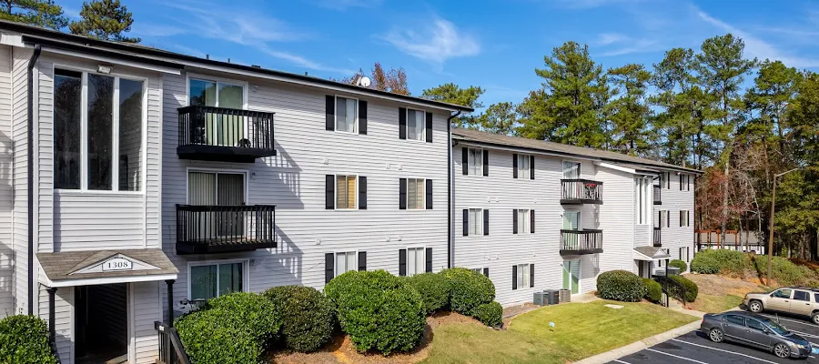 Tucker Square Apartment Homes