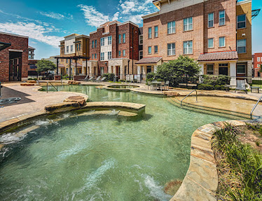 U Club Townhomes at Overton Park