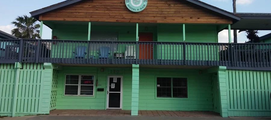 Upper Deck Hotel & Bar