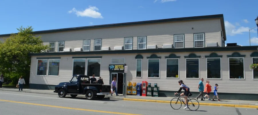 Valley Hotel & 24/7 Open Café