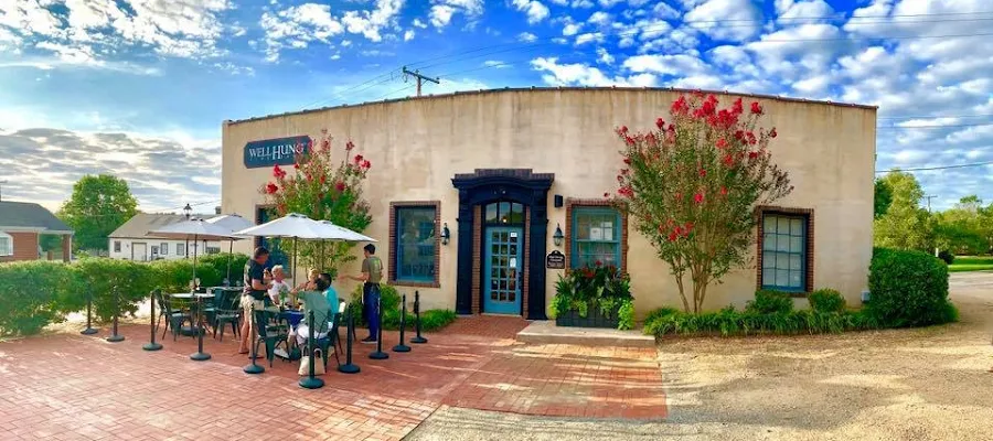 Well Hung Vineyard - Restaurant