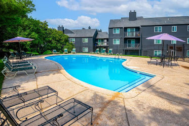 Windchase Flats & Townhomes