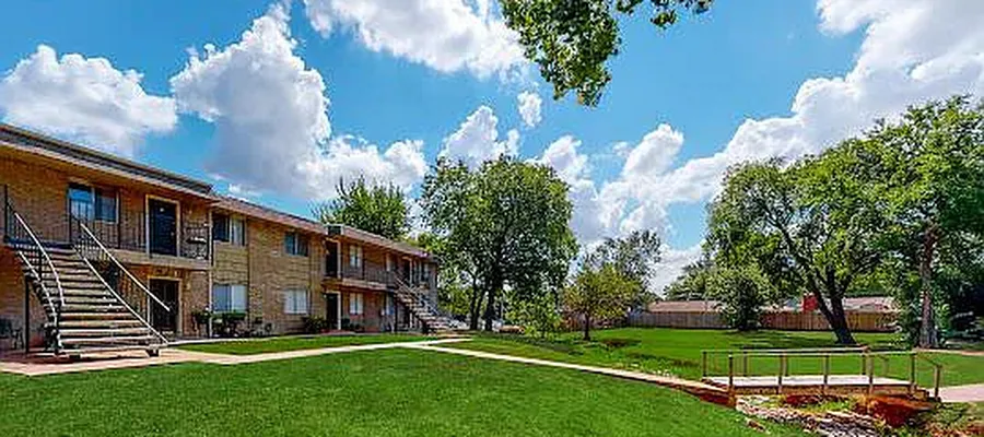 Woodbrier Apartments
