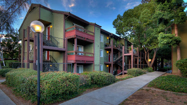 Woodleaf Apartments