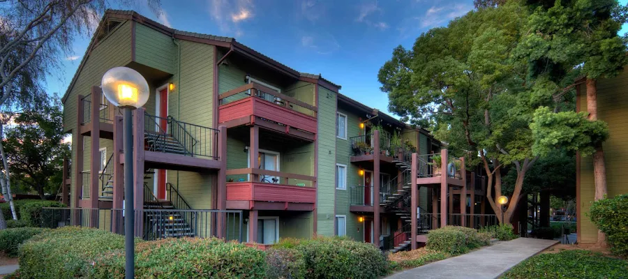 Woodleaf Apartments